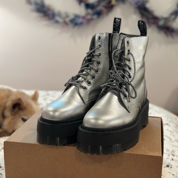 Dr. Martens Shoes - Silver Jadon Max Platform Boots Size 9L (Original Laces)